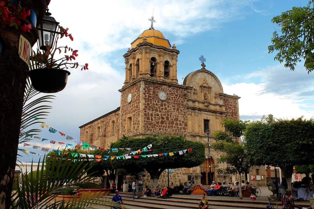 La Parroquia Santiago Apóstol, the main church, on the town square of Tequila