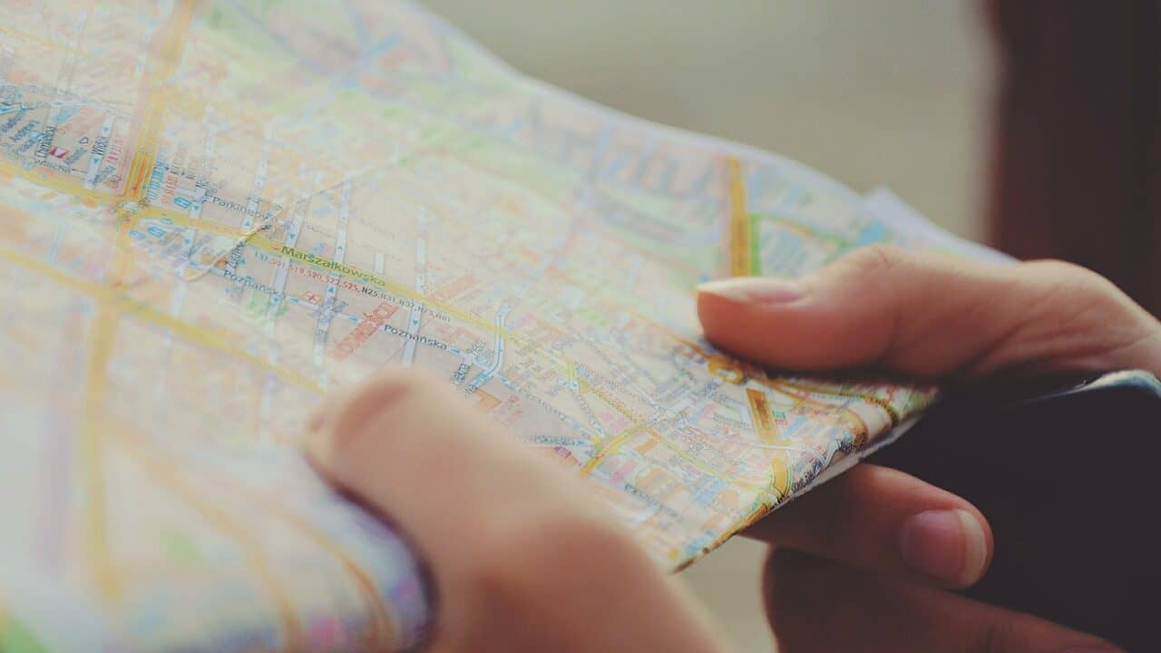 map, navigation, hands-455769.jpg